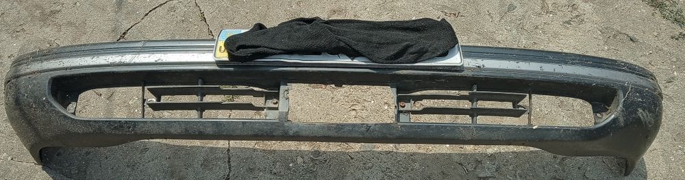 Бампер Тойота Каріна