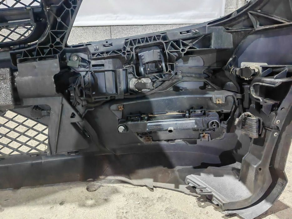 Para-choques frente Mercedes AMG Class C W204 facelift