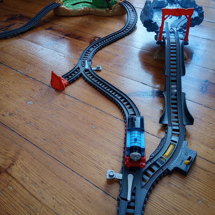 Thomas & friends Track Master 2 zestawy  wirujące tornado i klif
