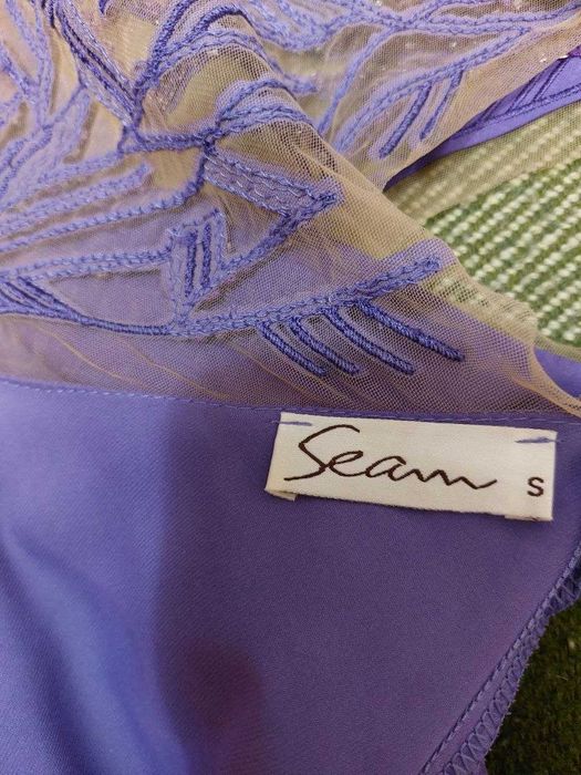 Сукня з вишивкою