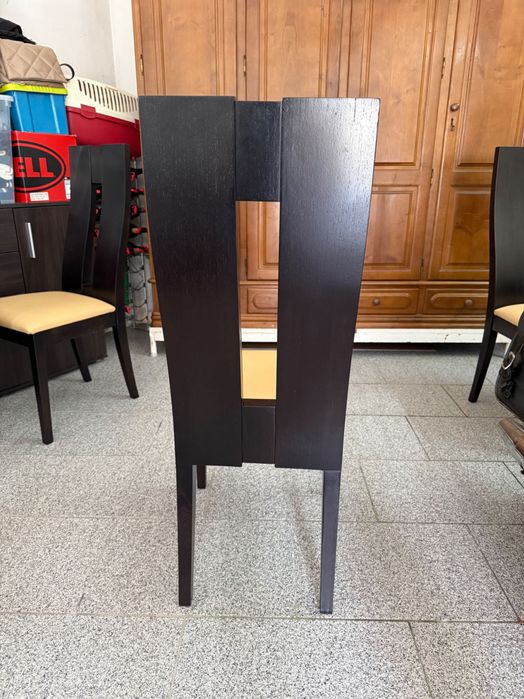 6 Cadeiras de madeira