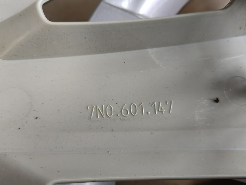 Kołpaki VW 16  KOMPLET oryginalne Golf Polo Caddy Touran Passat