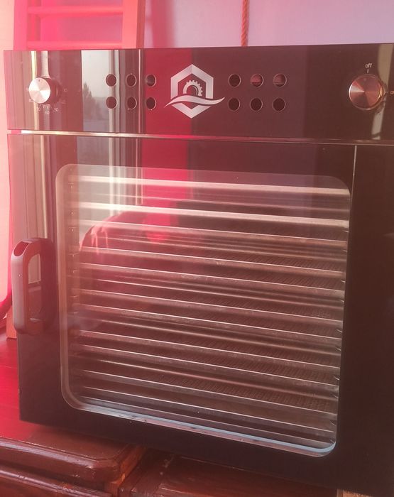 Продам Дегідратор (сушарка)