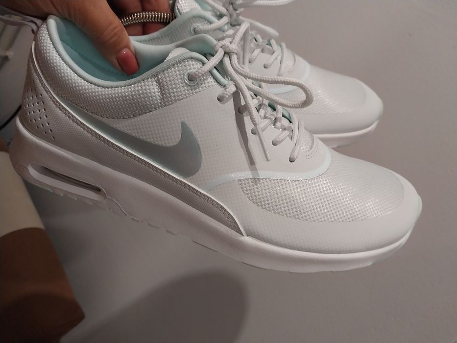 Кросівки   NIKE.