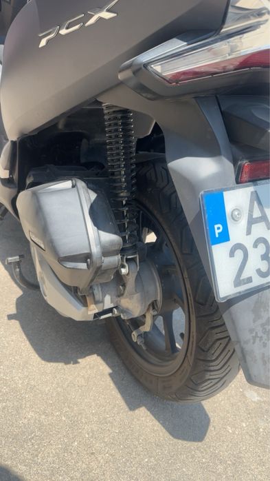 Vendo pcx com 20mil km