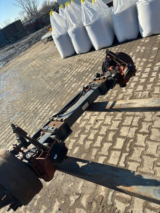 Oś skrętna przyczepy.