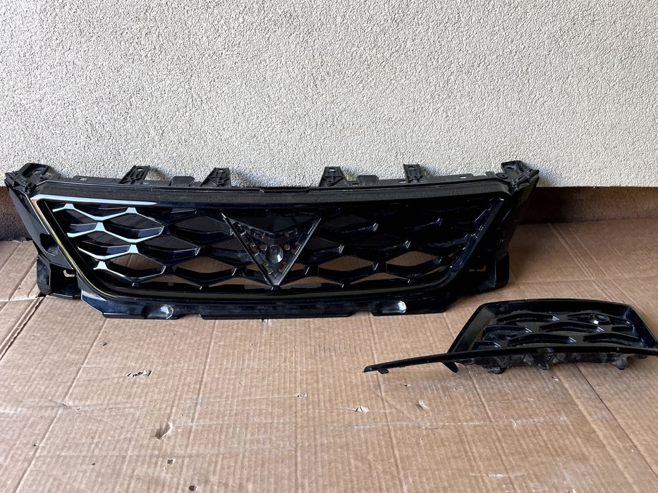 Grill atrapa kratka CUPRA ATECA 575 cały oryginał  CALY idealny
