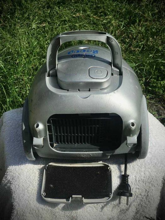 Пилесос DeLonghi