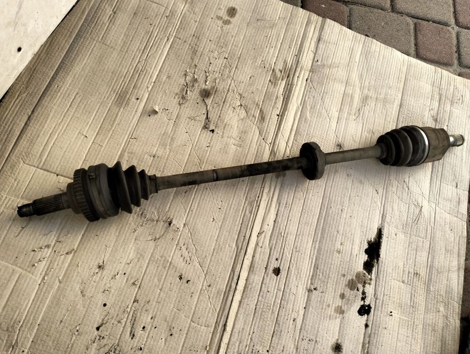 Полуось правая KIA Carens 2, 2.0 CRDI , АКПП.