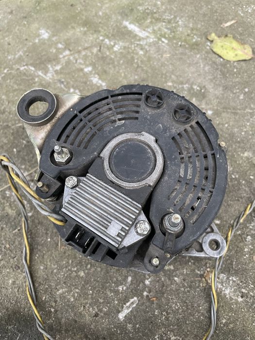 Генератор Рено 19