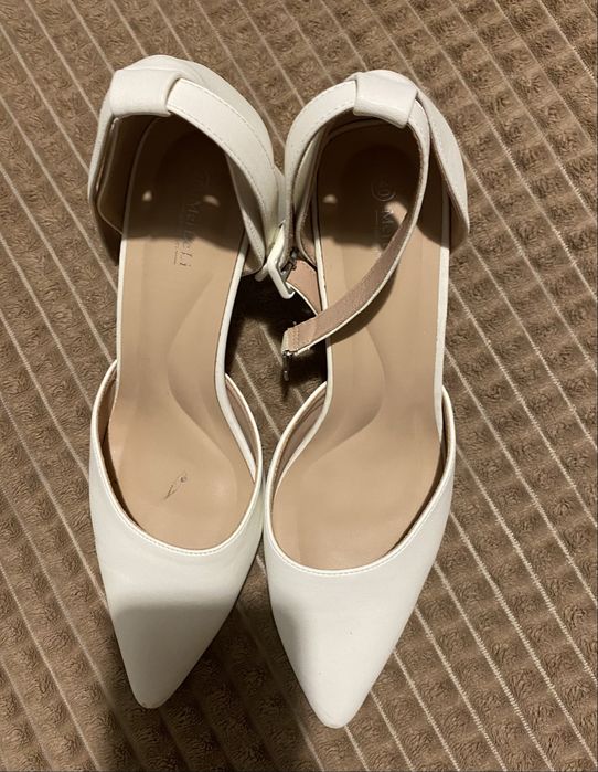 Туфлі на стійкому каблуці