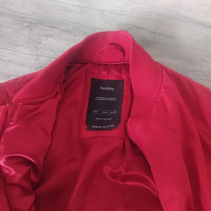 Czerwony bomber Bershka S/30jak nowa