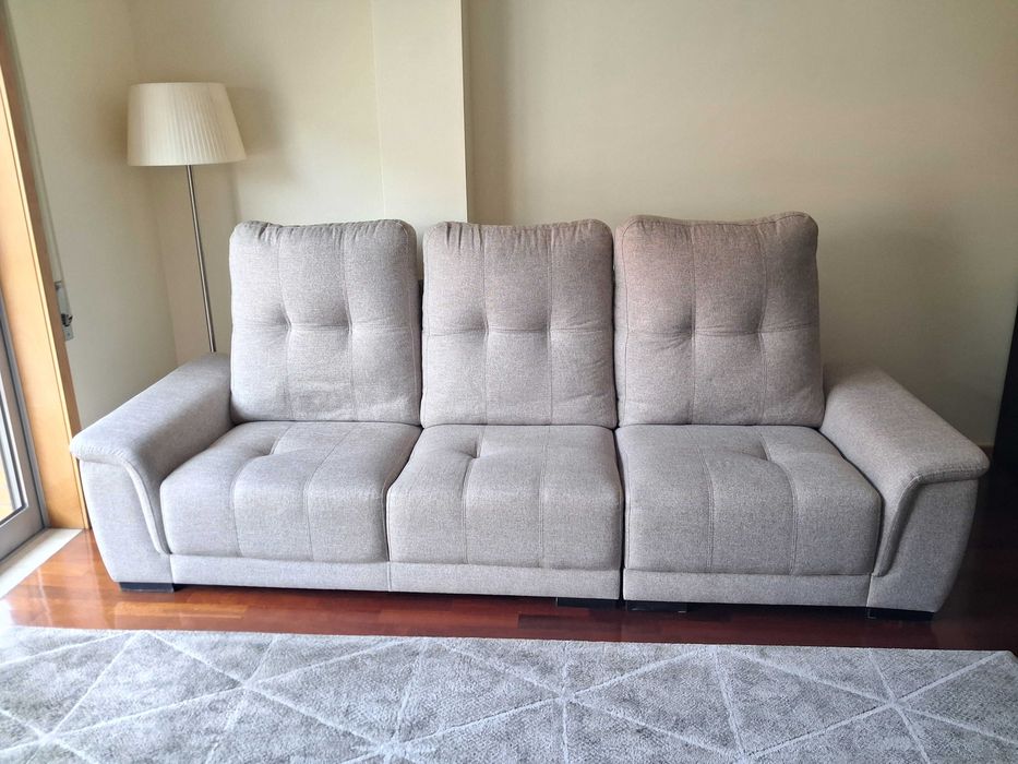 Sofá tecido de 3 Lugares