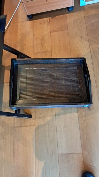 Tabuleiro de madeira amovível