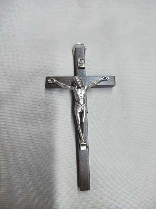 18x Crucifixos em Madeira cerejeira e Metal, fabrico artesao Italiano