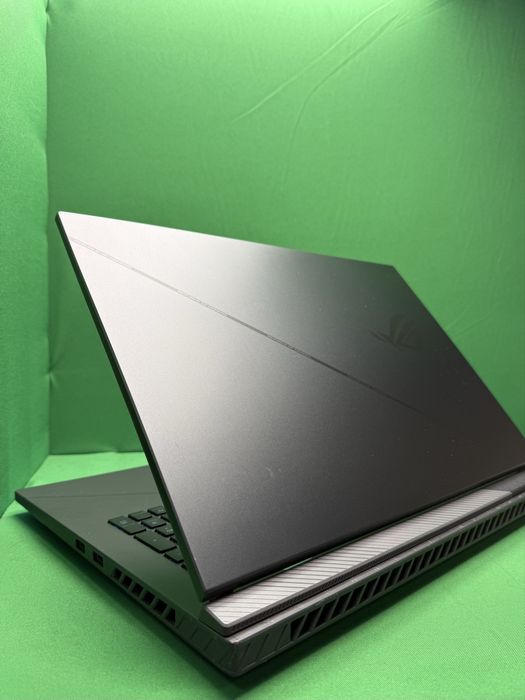 ASUS ROG Strix G18 G814J / i9-14900HX 24 ядра і 32 потоки/ RTX 4060 8 Gb 140W / 16GB / 1TB / 240Hz / 18″