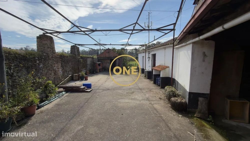 Moradia T3 em Oliveira de Azeméis para restauro
