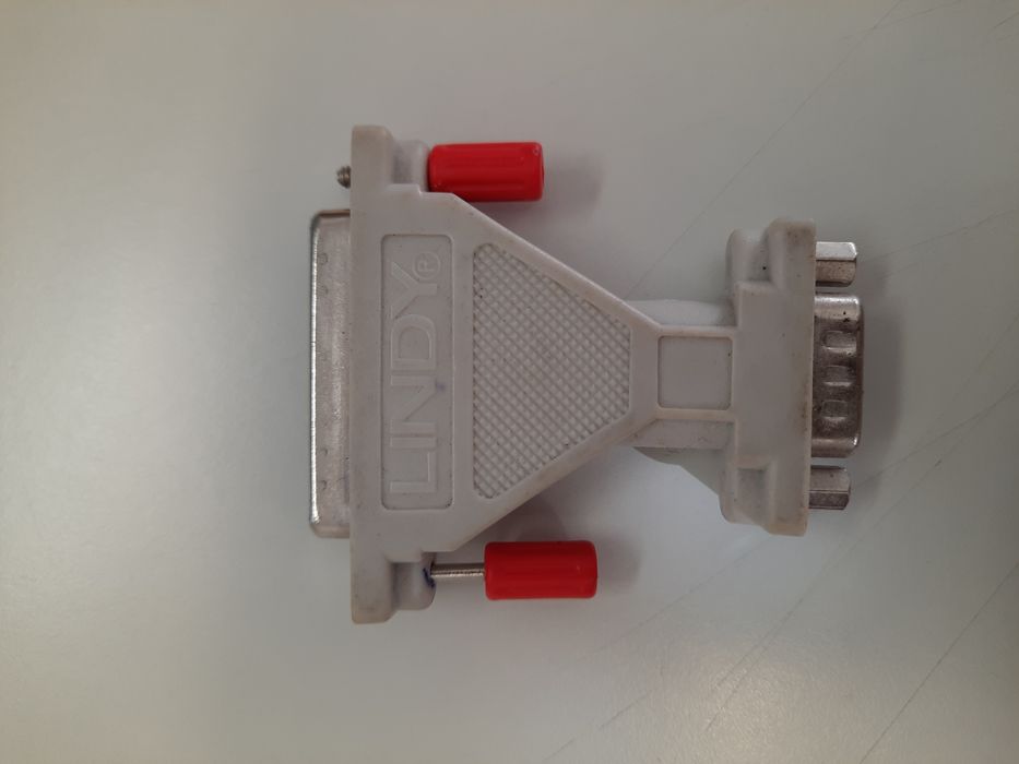 Adaptador Serial LINDY 9 para 25 pin