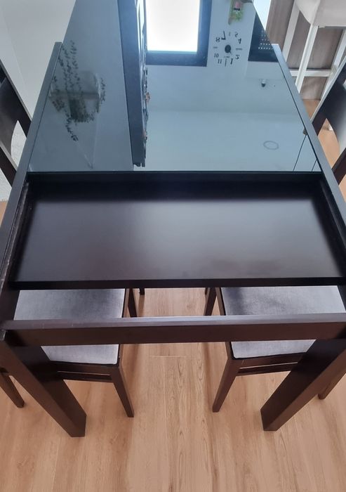 Mesa de sala extensível com 4 cadeiras