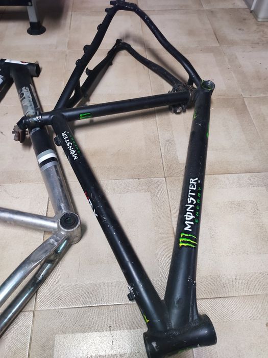 Quadro de bicicleta em alumínio