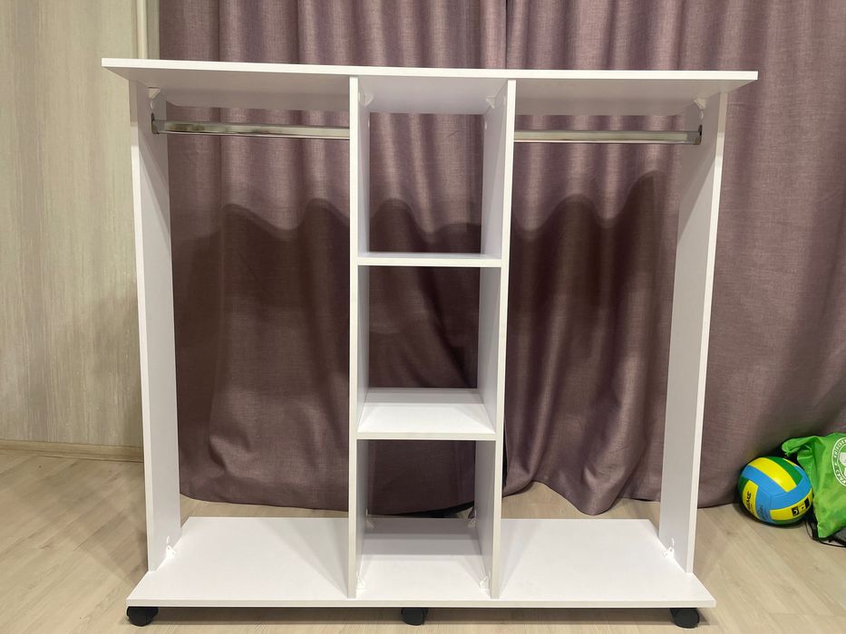 Шафа відкрита, нова, зібрана