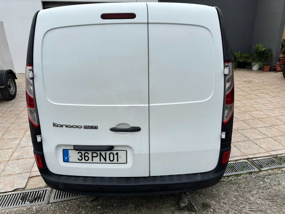 Renault Kangoo (caixa isotérmica com motor de frio)