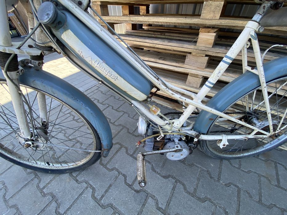 Zabytkowy motorower Peugeot lata 50 kompletny