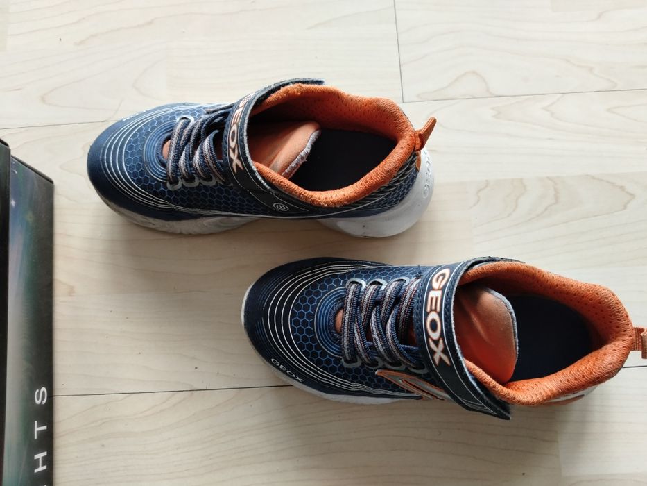 Buty Geox chłopięce sneakersy J Assister, rozmiar 31