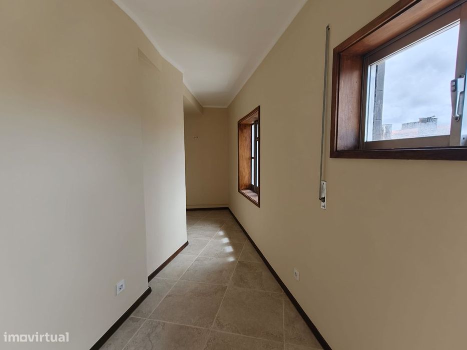 T2 moderno com varanda e terraço no Porto