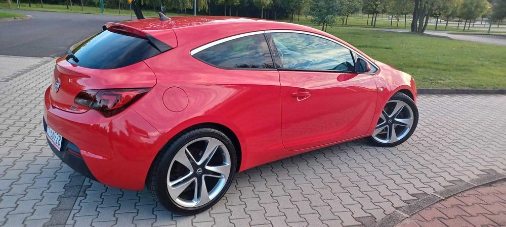 Opel Astra GTC 2.0 CDTI | Felgi 20" | Bi-Xenon | Infinity | Po wymianie rozrządu