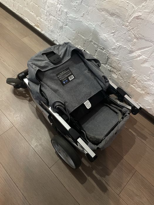 Прогулочна коляска - ідеальний стан!