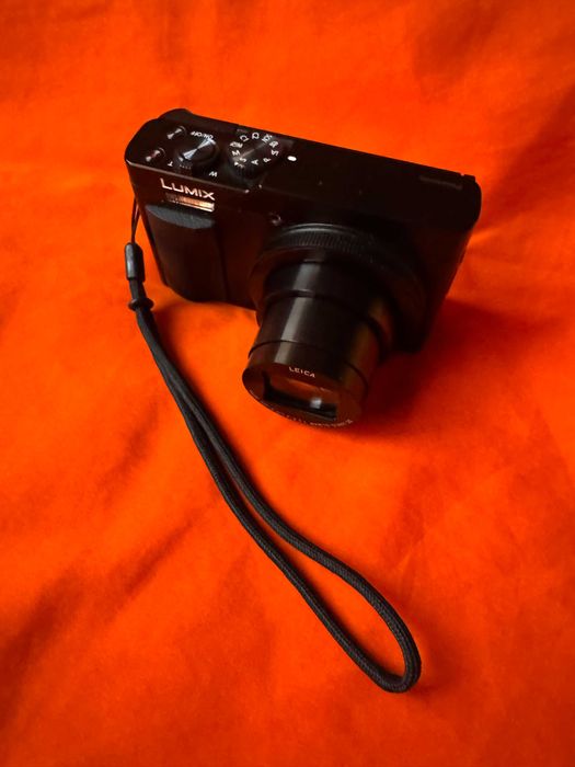Panasonic Lumix DC-TZ99 (20.3MP) - 30x Optical Zoom + Tripé pega Panasonic DMW-SHGR2