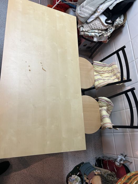 Mesa mais 2 cadeiras