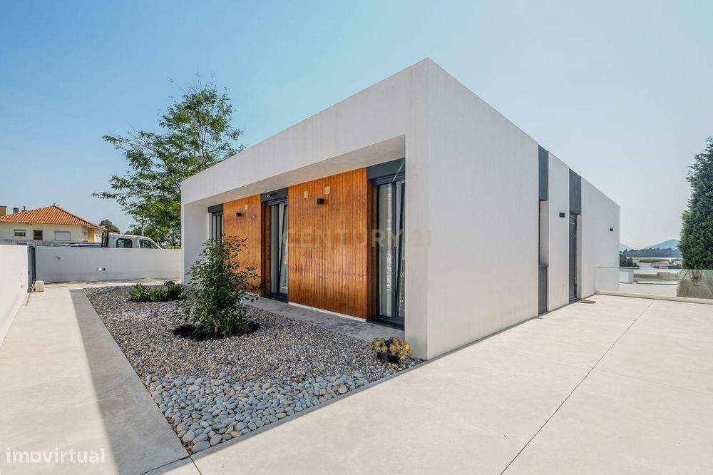 Fantástica  Moradia T3 em Torres Vedras com Jardim e Terraço