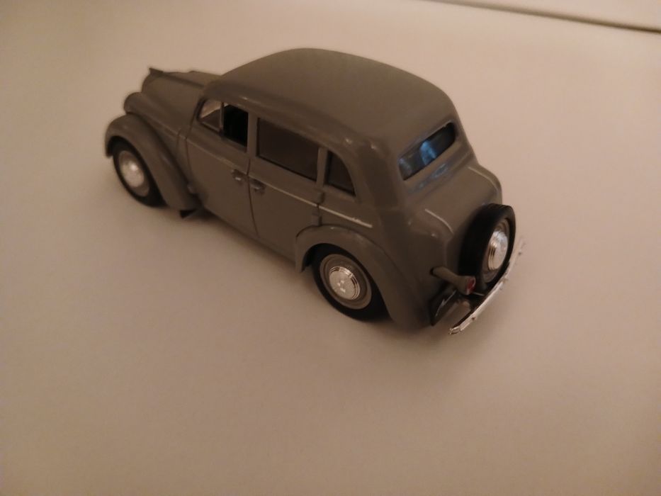 Колекційна машинка Москвич 401-420 випуск 64 Автолегенди СРСР