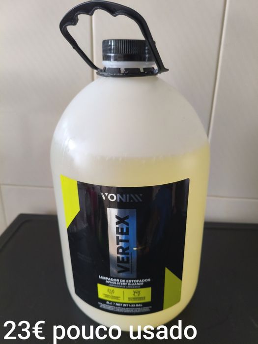 Produtos para limpeza de estofos e tapetes