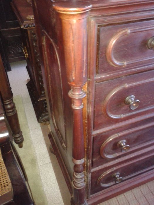 Comoda antiga Cerejeira