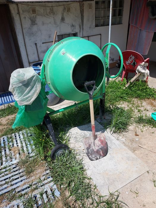 Batoneira nova, janelas semi novas com as medidas