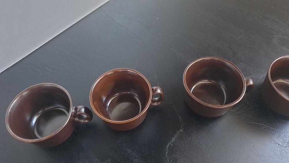 Pięć Brązowych Filiżanek (UŻYWANE)