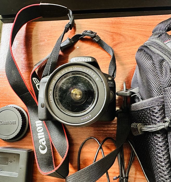 CANON  EOS 100D.