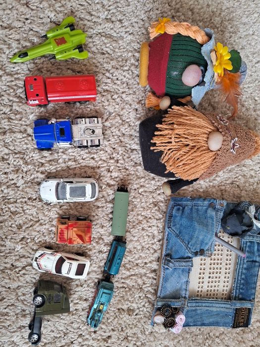 Отдам игрушки, машинки для мальчика