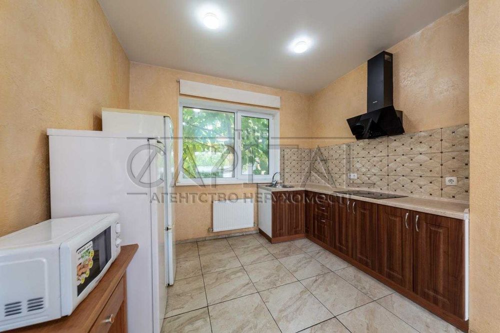 Продаж будиноку з басейном та чаном у м.Бориспіль 93м2, три спальні.