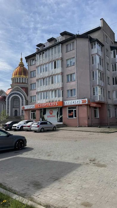 Продаж комерційного приміщення вул Надрічна