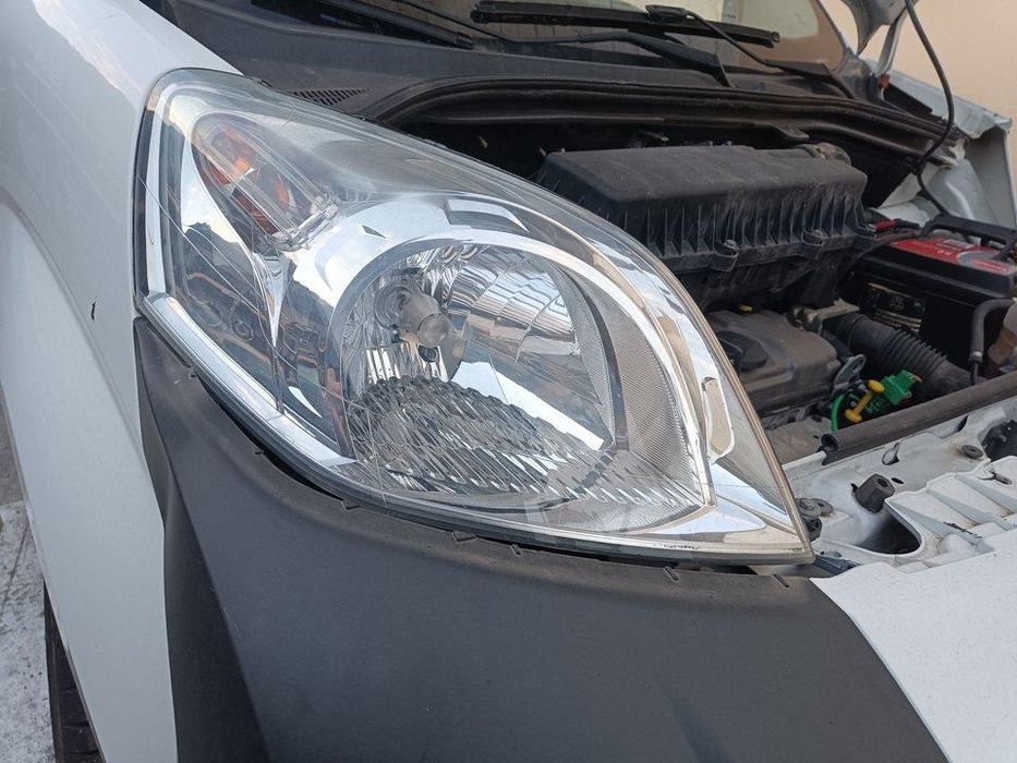 Farol Direito Peugeot Bipper