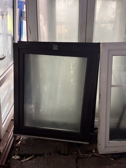 Okno PCV kolor ciemno brązowy 94/110