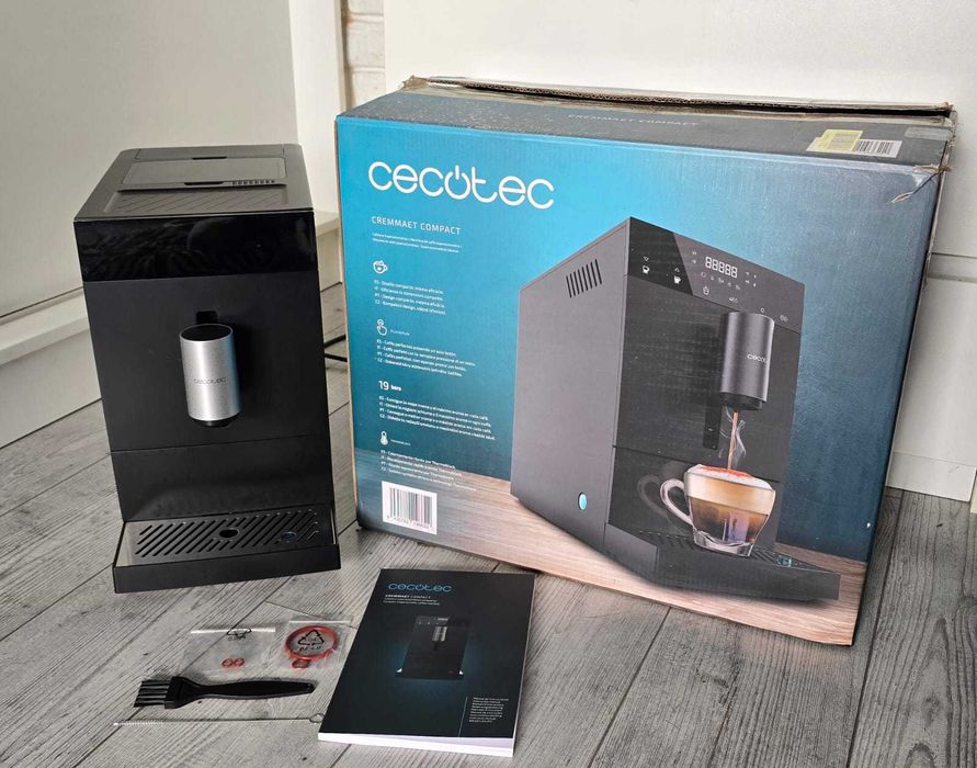 Cecotec Cremmaet kompaktowy ekspres do kawy. 19 barów, system Thermoblock