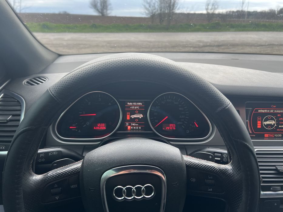 Продам Ayді Q7..