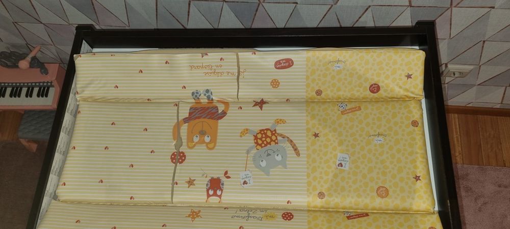 Fraldeiro bebe em madeira