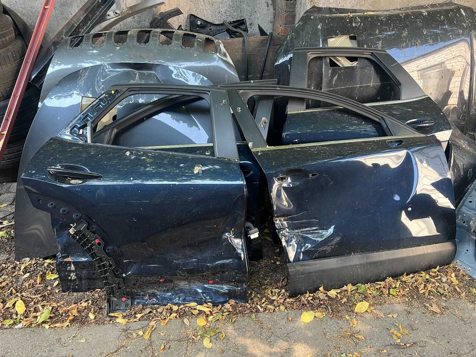 Mazda CX-30 розборка шрот двері скло 42m