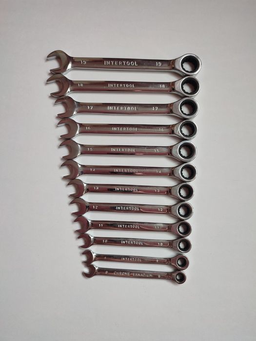 Набор ключей  рожково накидных с трещёткой  12 ед  INTERTOOL  XT-1305